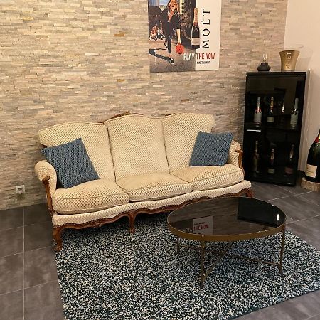 Champagne Therapie: Appartement Cosy Chic, إيبيرني المظهر الخارجي الصورة
